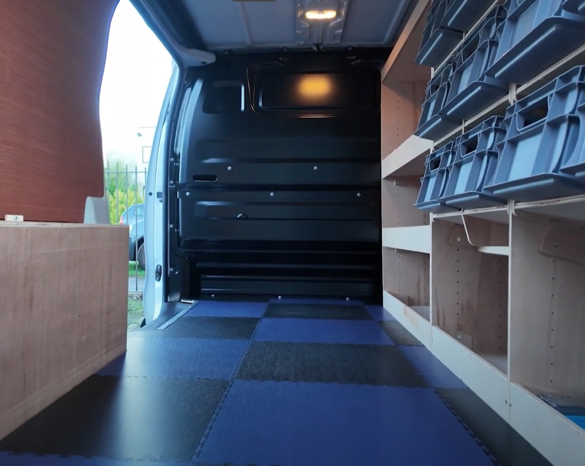 Podłoga Modułowa PVC Płytki Puzzle 50x50 Garaż Posadzka Warsztat Magazyn - obrazek 7